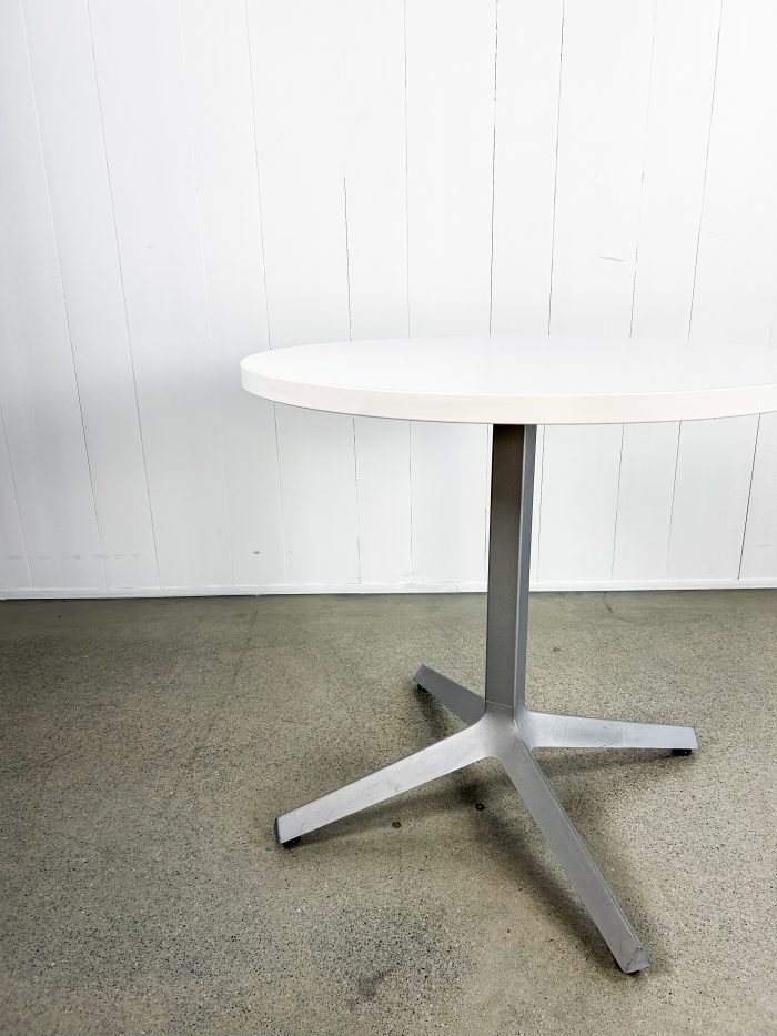 Knoll Round Table - Image 3